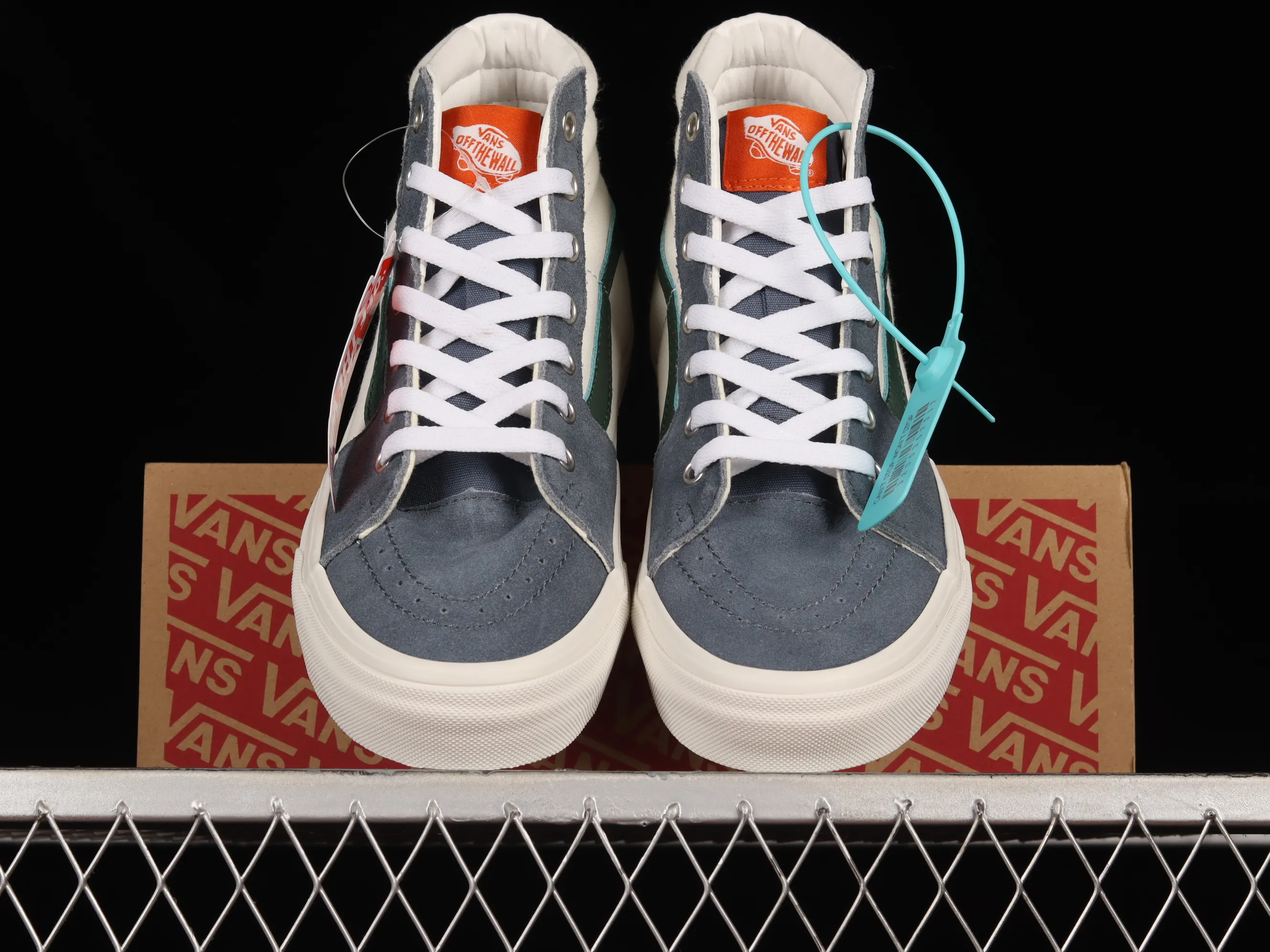 All categories Vans Vans series Vans Hi Vans high-top Vans Sk8-Hi Vans official white and blue stitching simple style casual vulcanized sneakers VN0A5JMJBLG